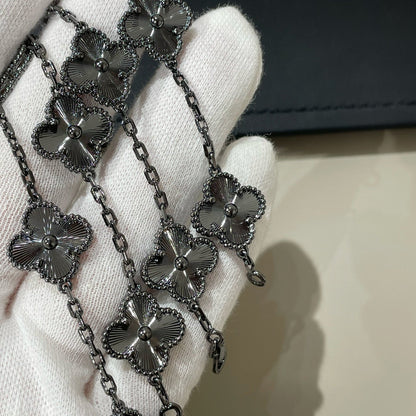 [Dawnora Jewelry]CLOVER 5 MOTIF BLACK BRACELET