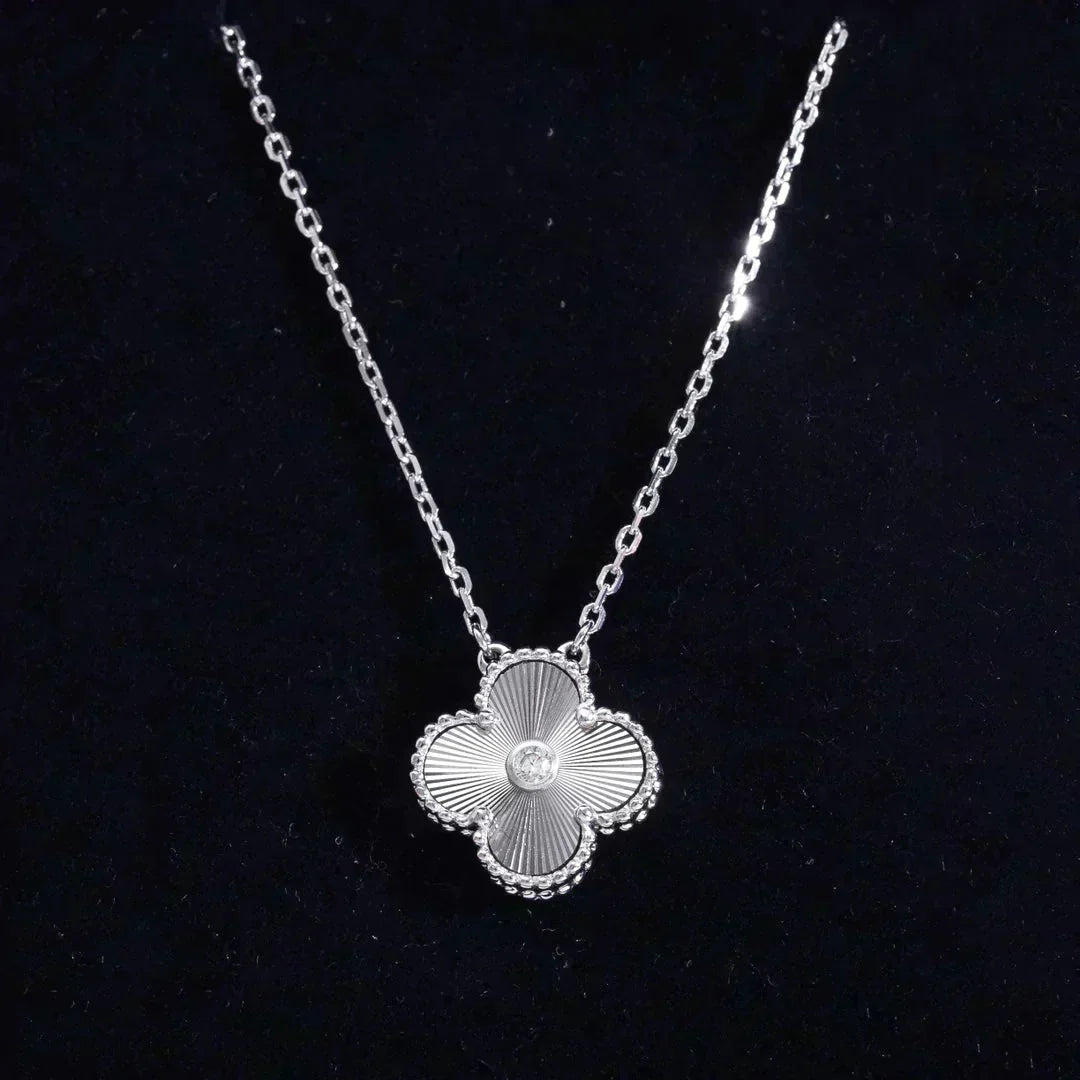 [Dawnora Jewelry]CLOVER  15MM DIAMOND LASER NECKLACE SILVER