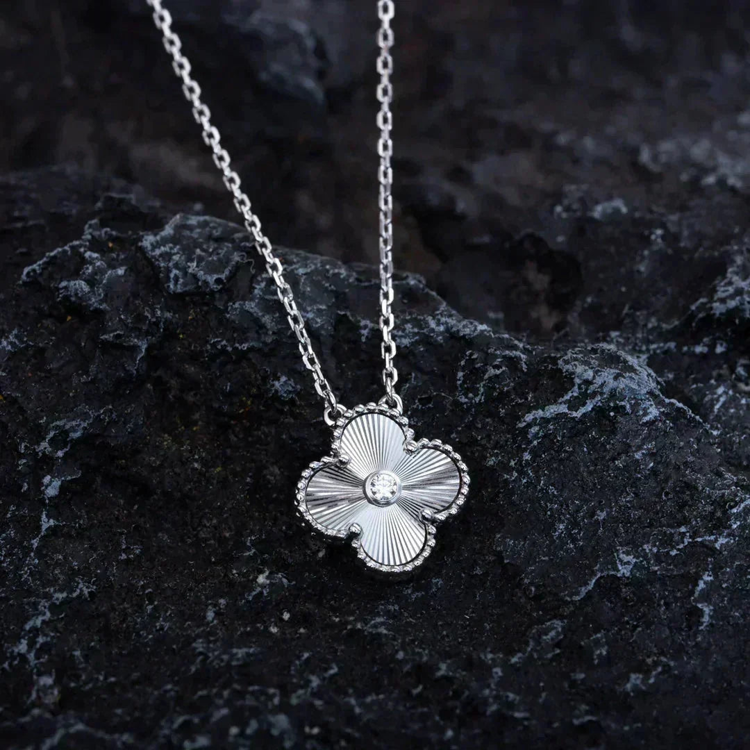 [Dawnora Jewelry]CLOVER  15MM DIAMOND LASER NECKLACE SILVER