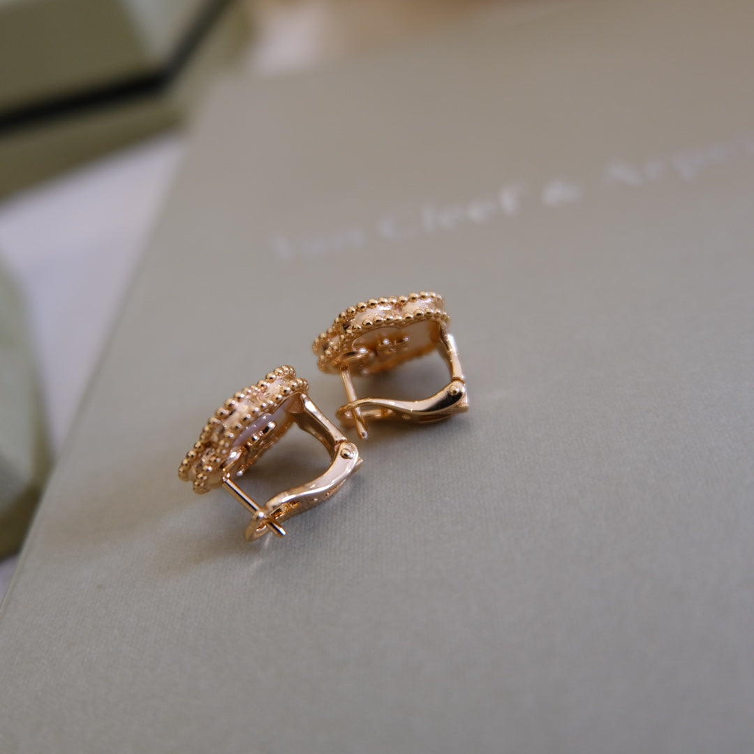 [Dawnora Jewelry]LUCKY PINK GOLD WHITE MOP EARRINGS