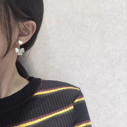 [Dawnora Jewelry]CLOVER SWEET WHITE MOP EARRINGS