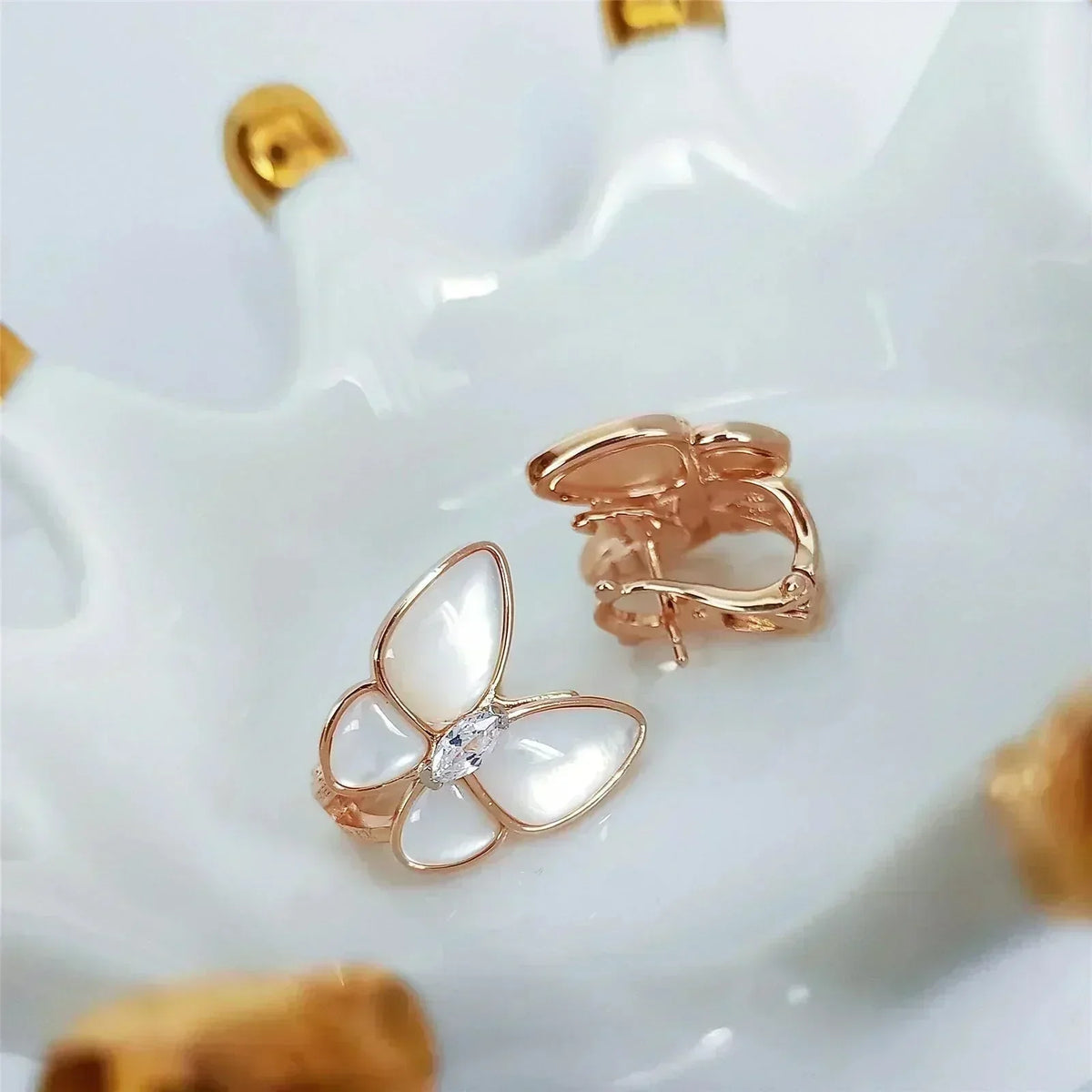 [Dawnora Jewelry]BUTTERFLY MOP DIAMOND EARRINGS