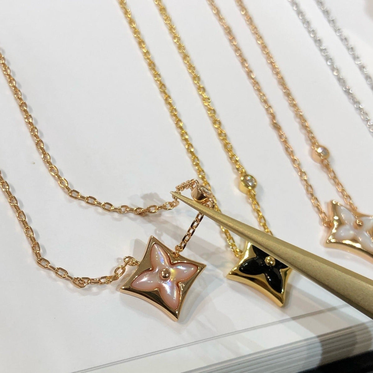 [Dawnora Jewelry]STAR BLACK MOP NECKLACE