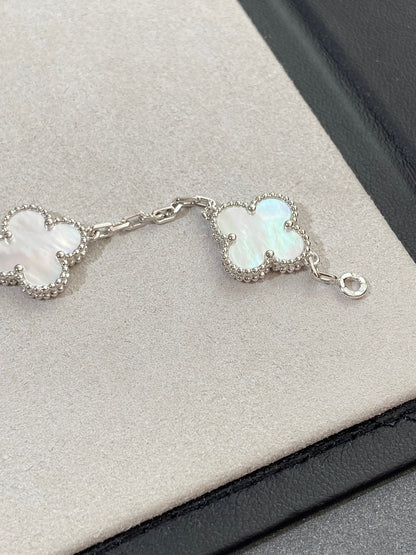 [Dawnora Jewelry]CLOVER WHITE PEARL MOP 5 MOTIF BRACELET COLLECTION