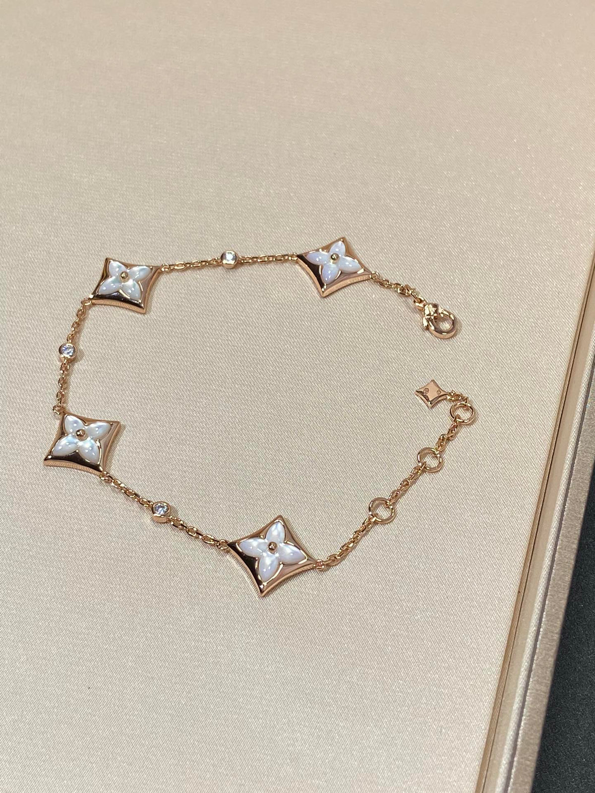 [Dawnora Jewelry]STAR 4 MOTIF MOP DIAMOND PINK GOLD BRACELET