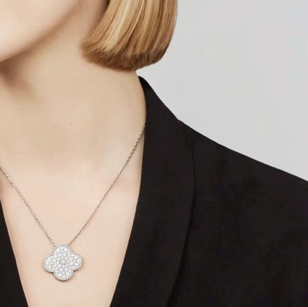 [Dawnora Jewelry]CLOVER 25MM LARGE PENDANT DIAMOND PAVED SILVER NECKLACE