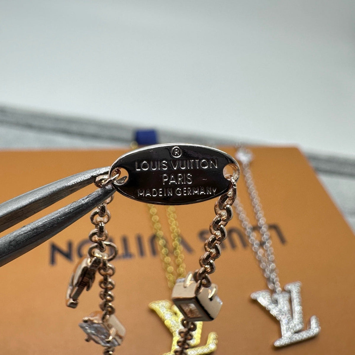 [Dawnora Jewelry]FULL DIAMOND LETTER NECKLACE