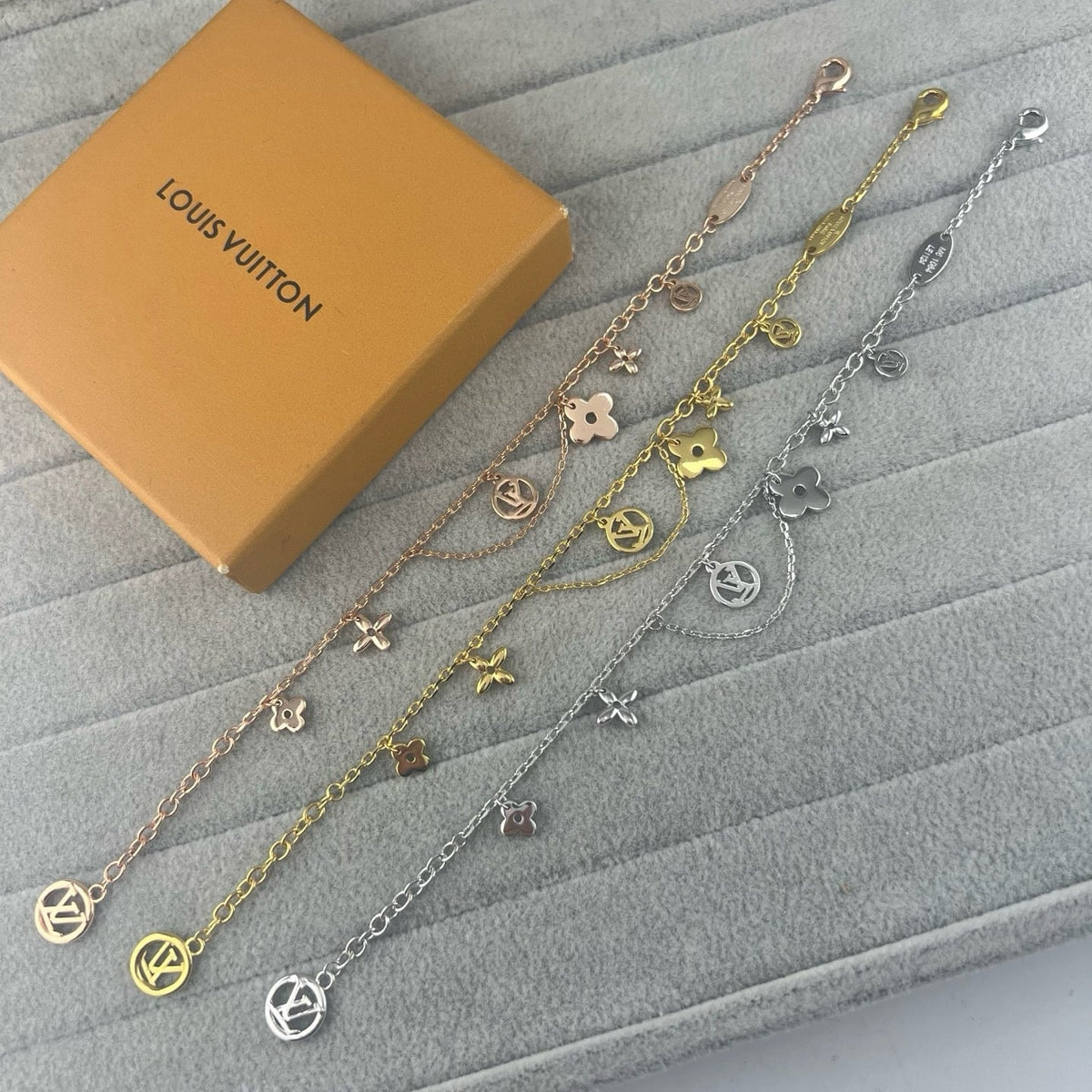 [Dawnora Jewelry]SMOOTH MULTI FLOWER BRACELET