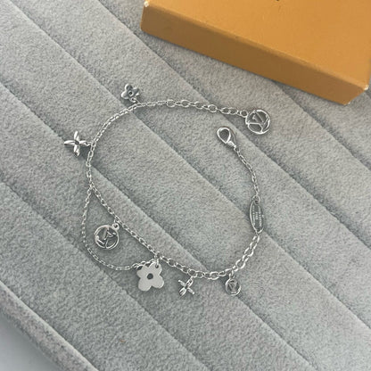 [Dawnora Jewelry]SMOOTH MULTI FLOWER BRACELET