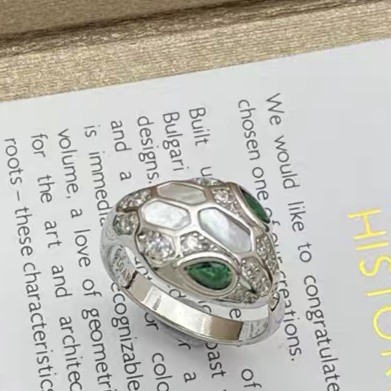 [Dawnora Jewelry]BRAND NEW ASSORTED SNAKE HEAD MOTHER OF PEARL RINGS