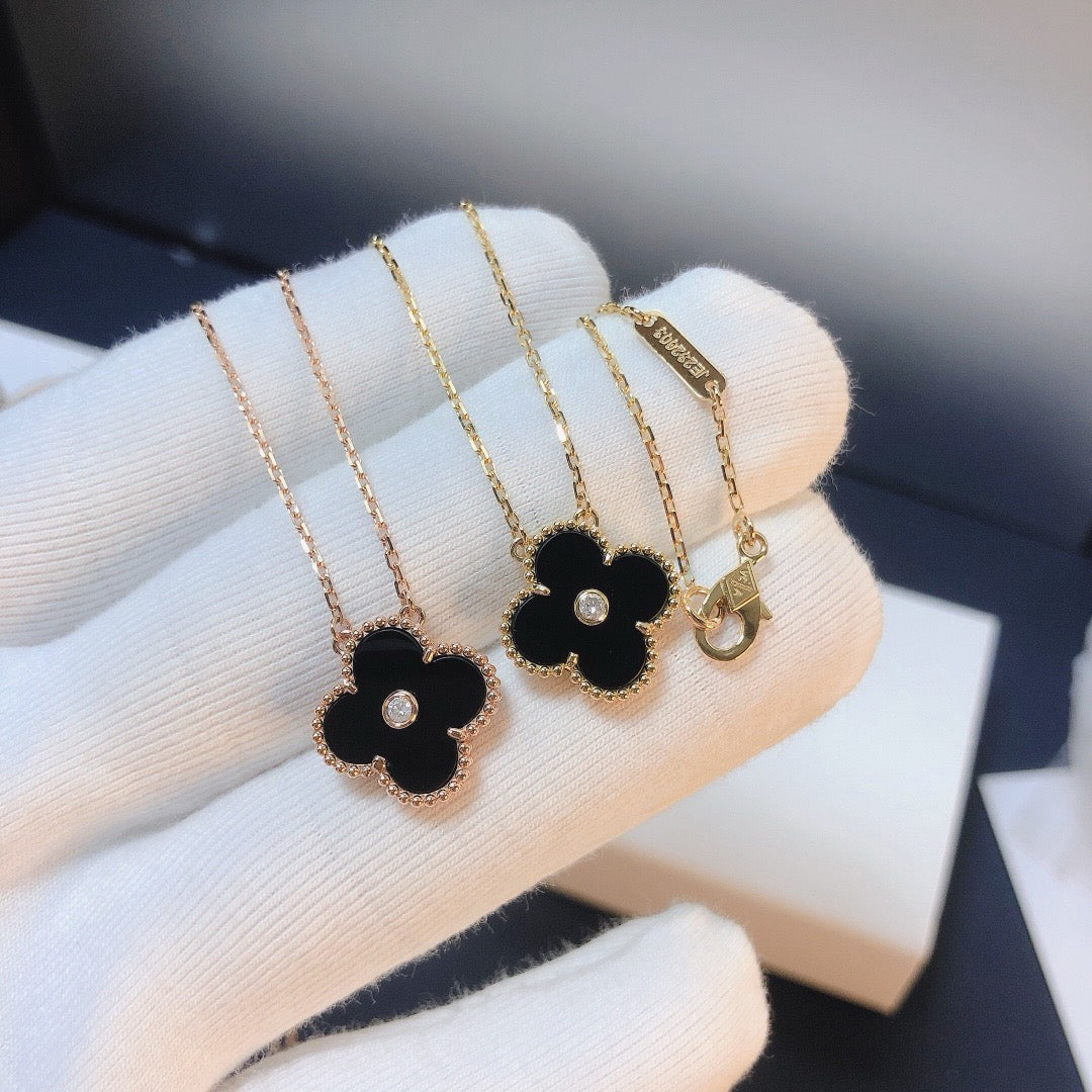 [Dawnora Jewelry]CLOVER 15MM DIAMOND ONYX NECKLACE