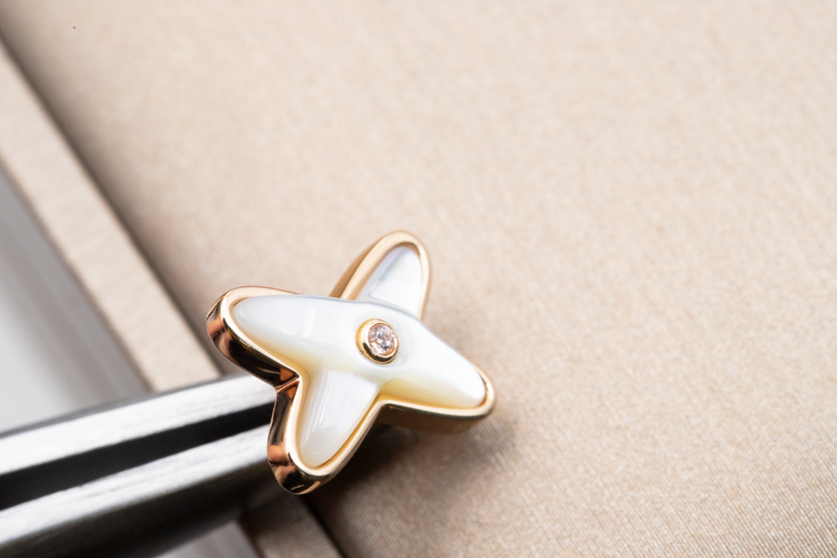 [Dawnora Jewelry]JEUX DE WHITE MOP ROSE GOLD DIAMOND EARRINGS